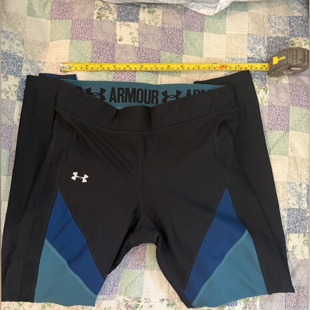 Under Armour Black / Blue / Teal Performance Cropped athletic Leggings